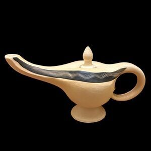 Vintage cream Genie’s lamp or tea Pot